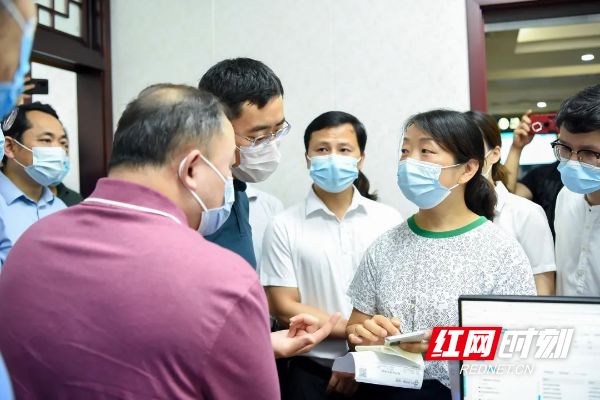 阿里最新医保套现24小时微信方法分析(最方便真实的阿里医保卡提现套取微信方法)